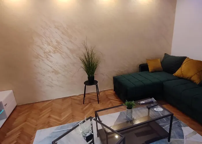 شقة 23 سميديريفو