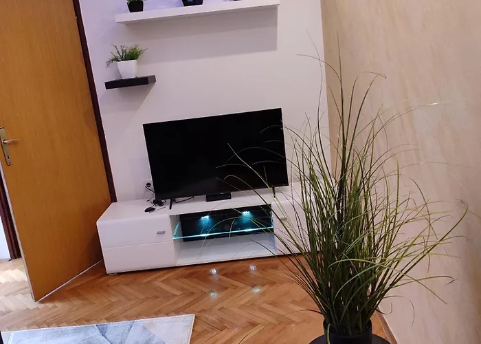 شقة 23 سميديريفو