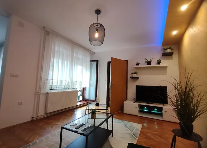 23 شقة سميديريفو