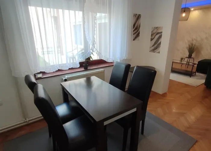 23 * سميديريفو